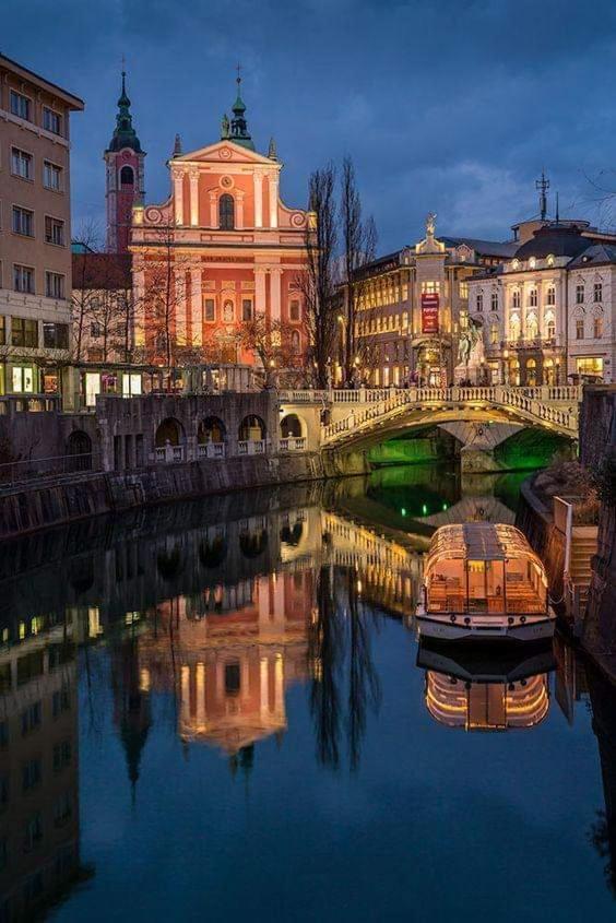 Apartment In The Heart Of Ljubljana Exterior photo